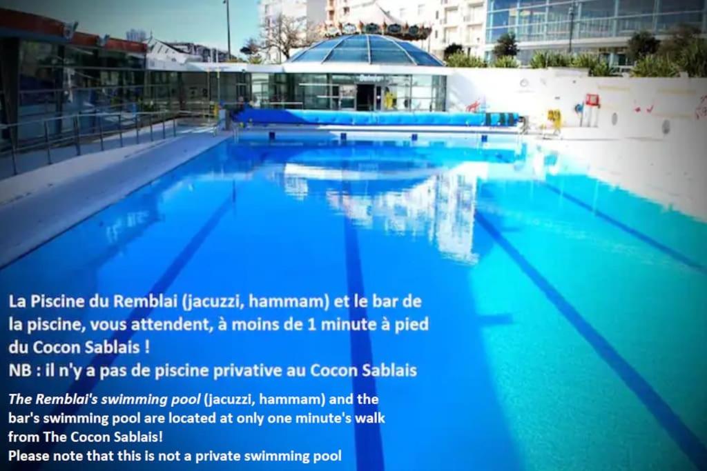 Bazén v ubytovaní Le Cosy T2 hypercentre ! Parking inclus et la plage à 2 min ! alebo v jeho blízkosti