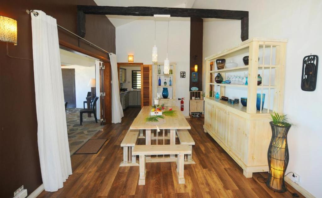 TV a/nebo společenská místnost v ubytování Villa Mon Repos - Rodrigues