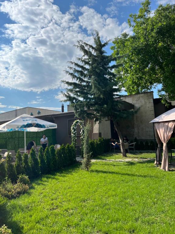 Φωτογραφία από το άλμπουμ του Hotel & Business Center Trakia σε Stamboliyski