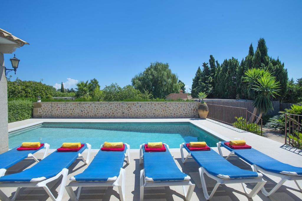 Bazén v ubytování Owl Booking Villa Santuiri - Exclusive Holidays nebo v jeho okolí