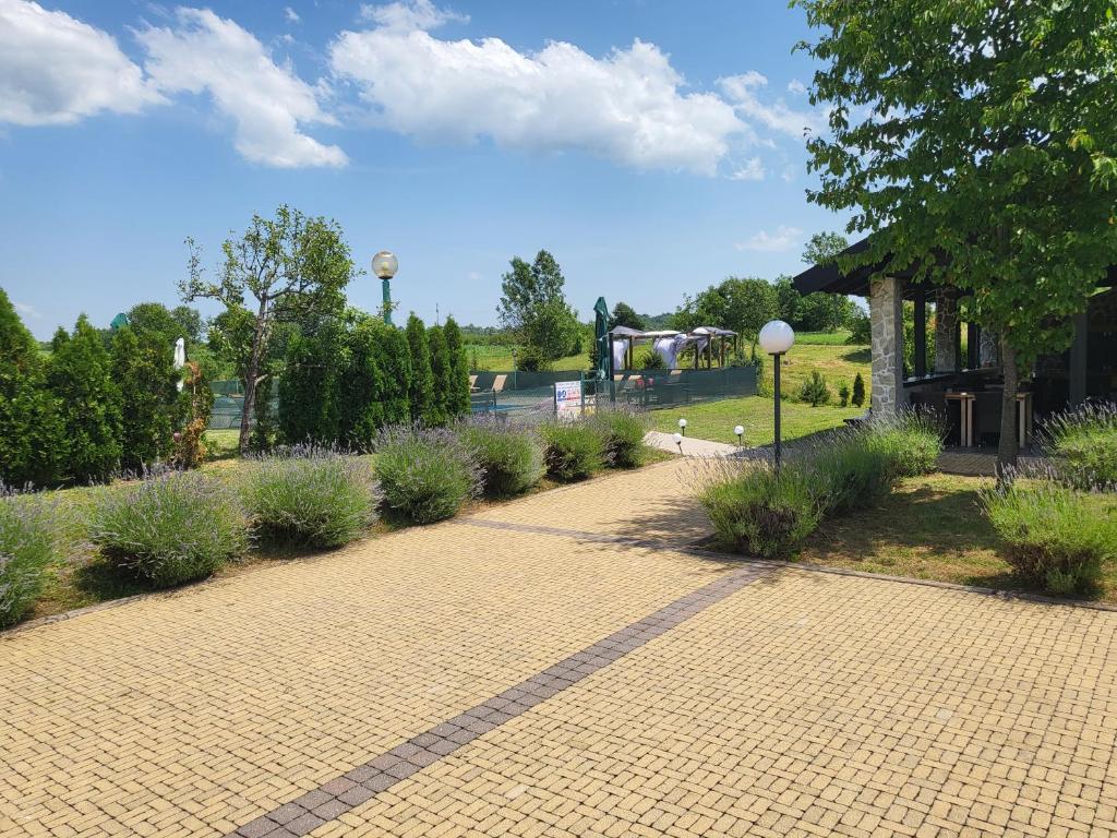 Vonkajšia záhrada v ubytovaní Villa Stone 1