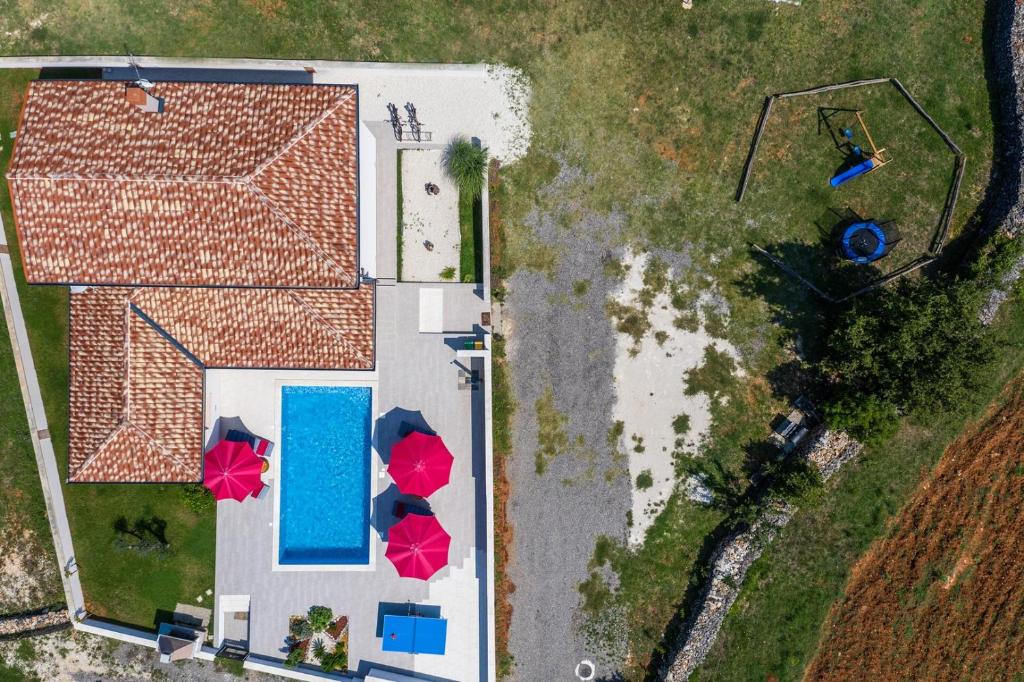 Bazén v ubytování Villa Lena nebo v jeho okolí