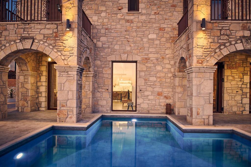 Bazén v ubytování Ioanna Château - Luxury Stone Villa nebo v jeho okolí