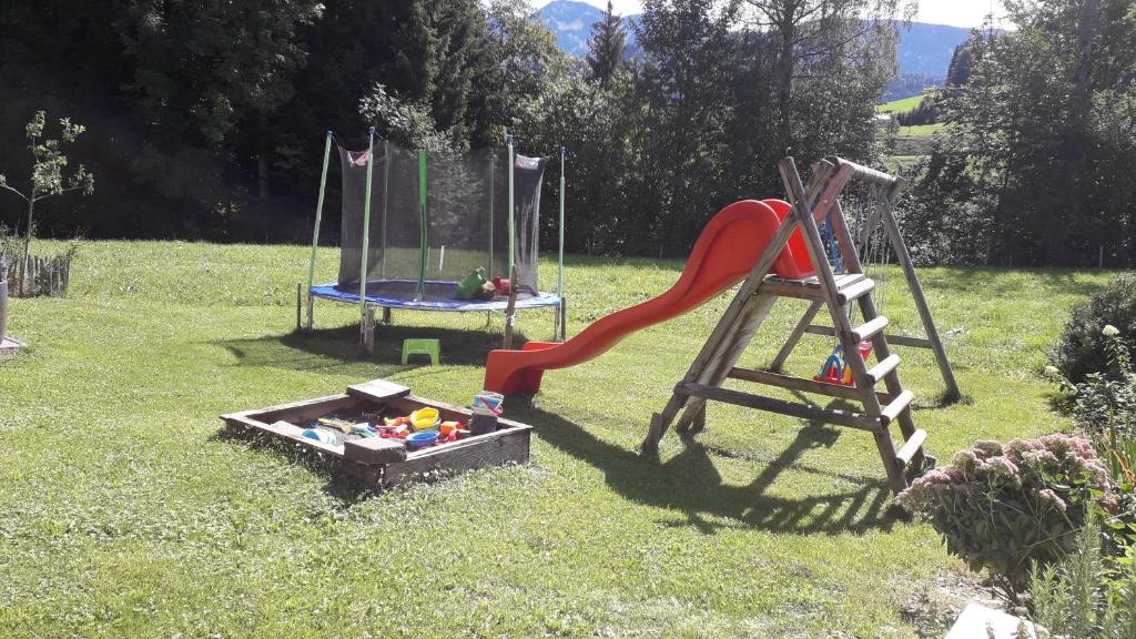 Herní místnost nebo prostor pro děti v ubytování Haus Hagspiel