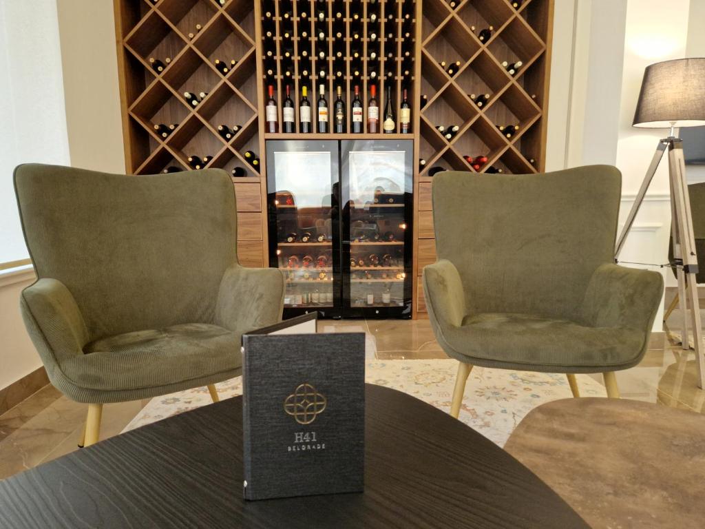 Posezení v ubytování H41 Luxury Suites