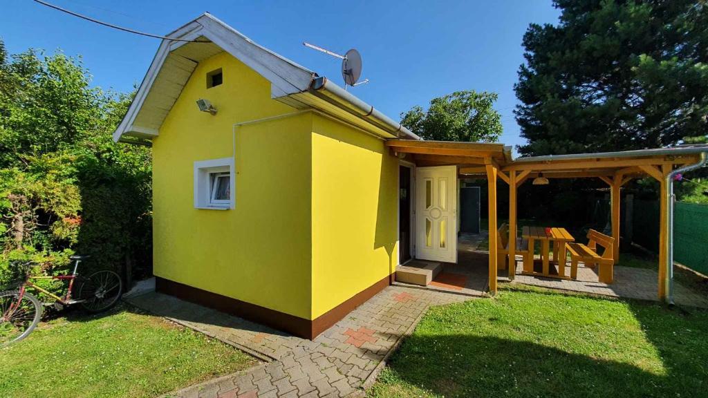 The building in which the holiday home is located