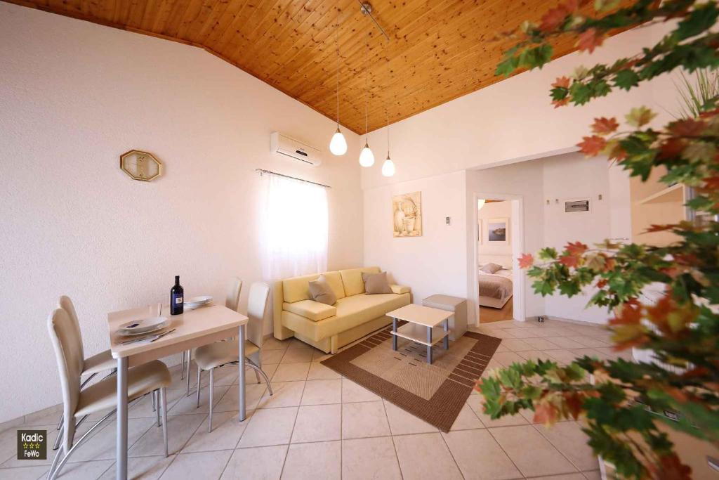 Posedenie v ubytovaní Apartment in Vir - Insel Vir 42970