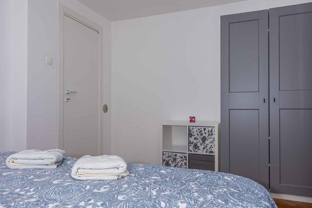 Posteľ alebo postele v izbe v ubytovaní Holiday home in Klenovica 43094