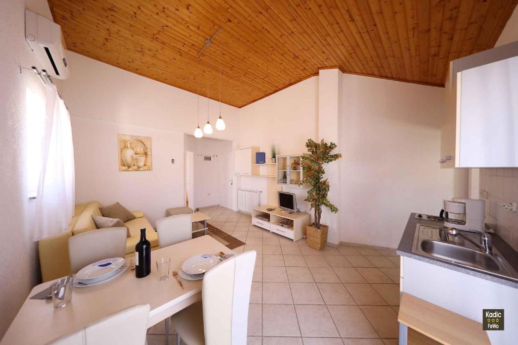 Kuchyňa alebo kuchynka v ubytovaní Apartment in Vir - Insel Vir 42970