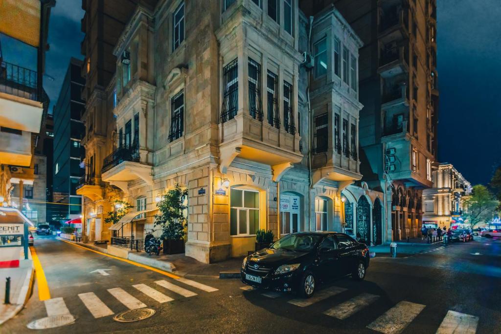 Nizami Street Royal Luxury - Housity