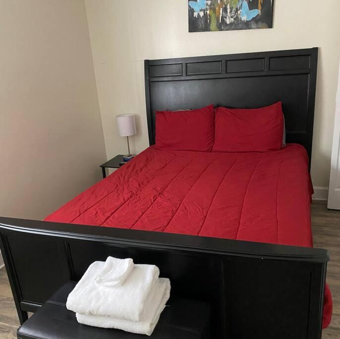Amazing 1-Bedroom unit with Free parking - Hizvo