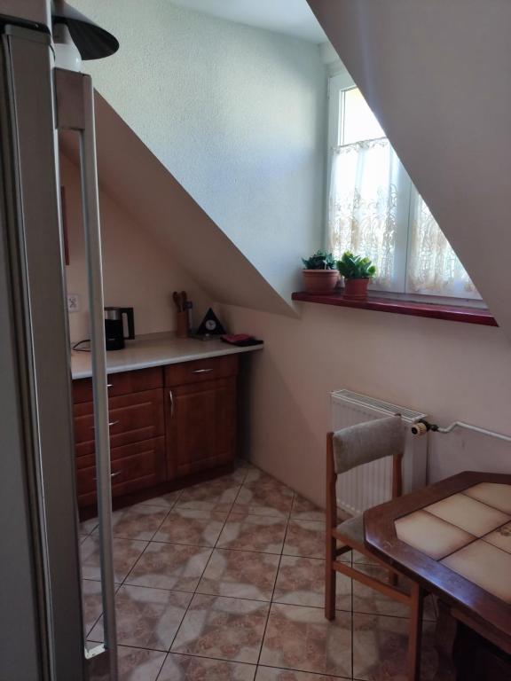 Kuchyňa alebo kuchynka v ubytovaní Mieszkanie / Apartament centrum blisko szlaków i wyciągów !!!