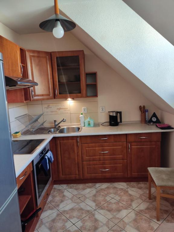 Kuchyňa alebo kuchynka v ubytovaní Mieszkanie / Apartament centrum blisko szlaków i wyciągów !!!
