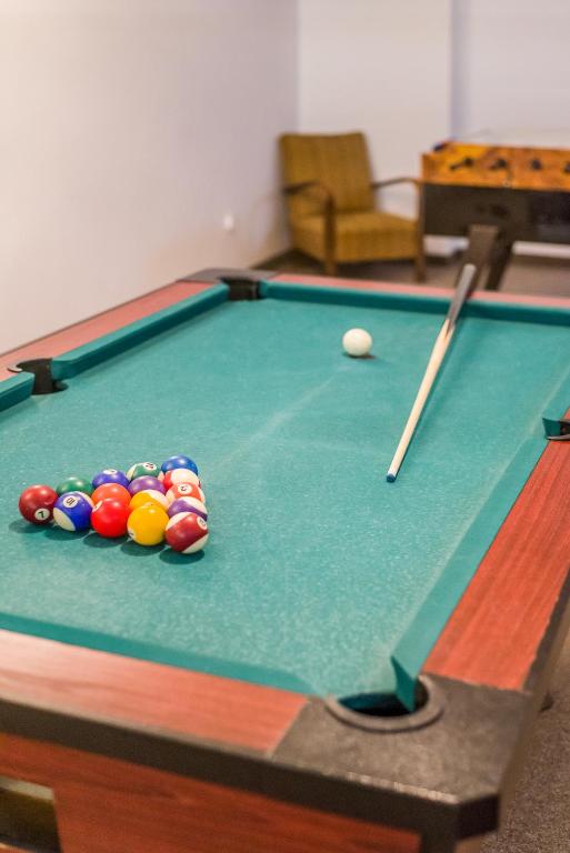 Biliár nebo kulečník v ubytování Regia Panzió