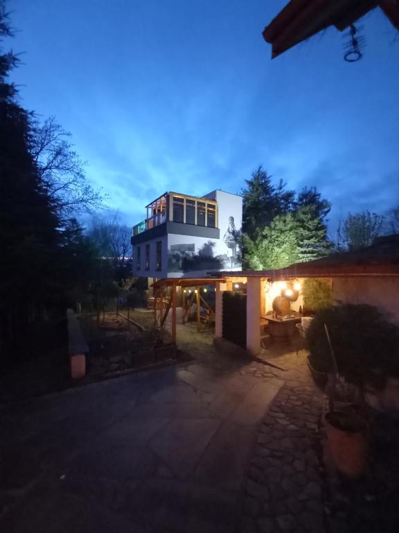 Budova, v ktorej sa vila nachádza