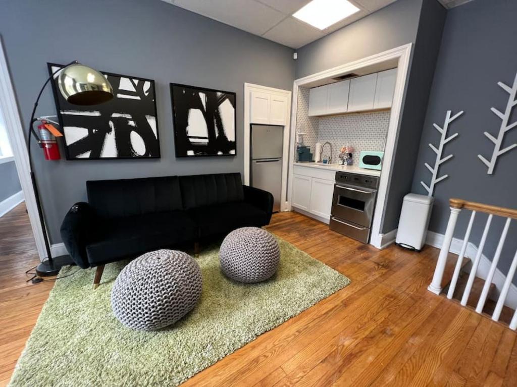Location Location Location Corner Views Old City - Housity