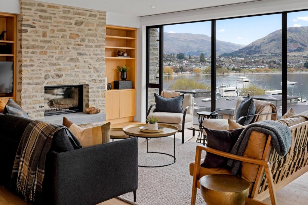 Picture of Genoa - Sleeps 6 - Lakefront Apartment, Wanaka (updated prices 2025)