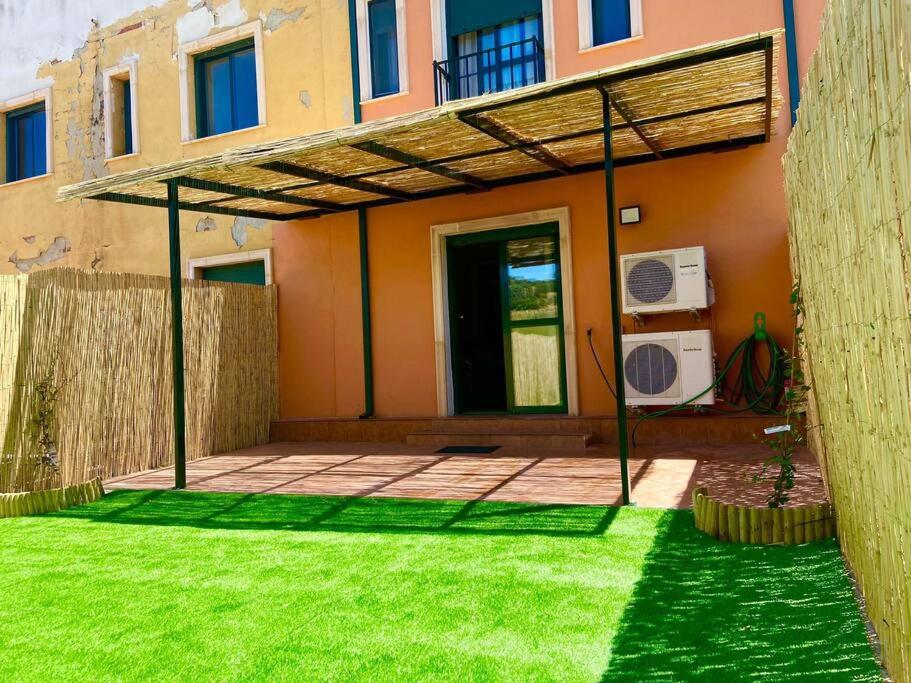 Vonkajšia záhrada v ubytovaní Casa Picual, Mancha Real, Jaén