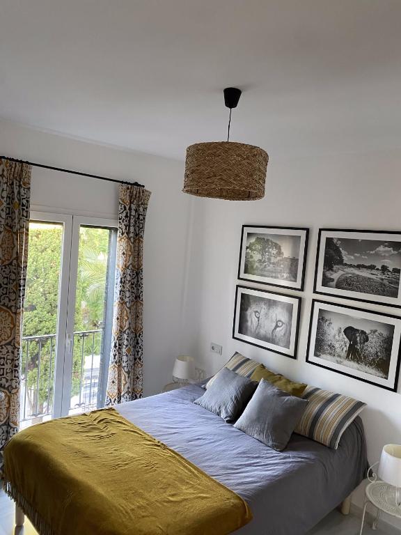 Posteľ alebo postele v izbe v ubytovaní Sea view Penthouse Marbella in "el Señorio de Marbella"