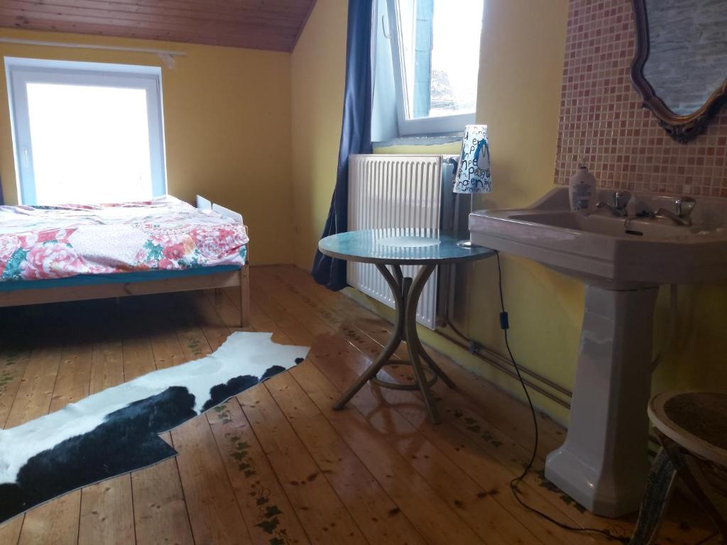Postel nebo postele na pokoji v ubytování Vakantiehuis Ardennen les Forges, Chevron