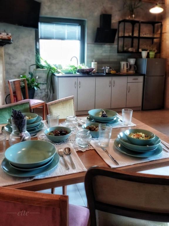 Kwitnące Jabłonie. Całoroczne Domki Wypoczynkowe - Chalet De Deux Chambres