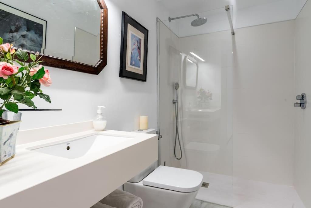 Łazienka w obiekcie Apartamentos RG, San Vicente 22
