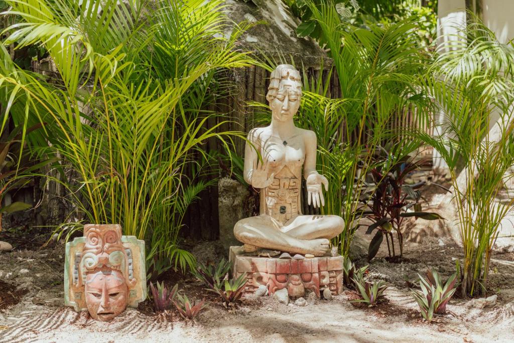 Zahrada ubytování Yaxchen Tulum Cabañas & Cenote