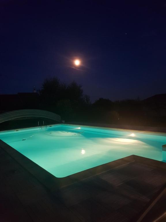 Ty Grain de Sel : logement privatif avec piscine, jardin et patio - Maison D'une Chambre