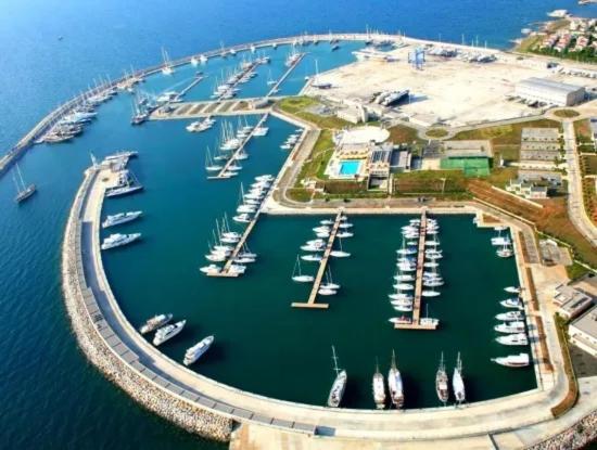 Общий вид на море или вид на море из варианта проживания в семье
