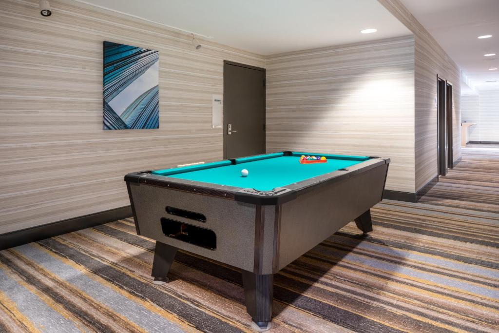 Biliár nebo kulečník v ubytování Holiday Inn Poughkeepsie by IHG