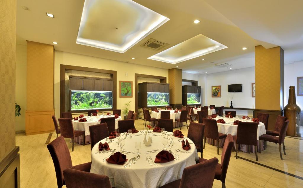 Posezení v ubytování Gino Feruci Kebon Jati by KAGUM Hotels