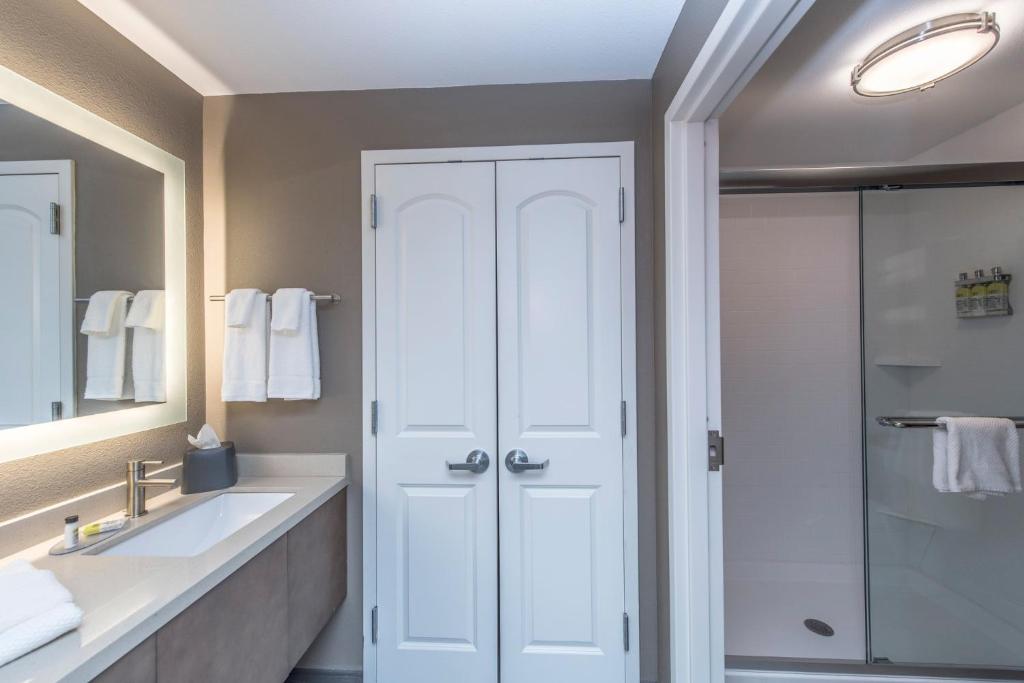 Staybridge Suites Charleston - Mount Pleasant by IHG photo