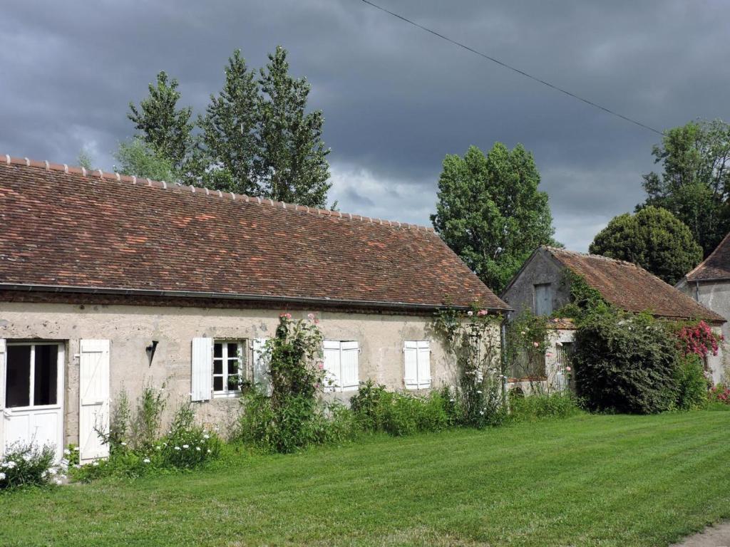 Maison de Charme à la Campagne avec Jardin Privatif, Confort Moderne et Accueil Chevaux - FR-1-489-64 - Housity