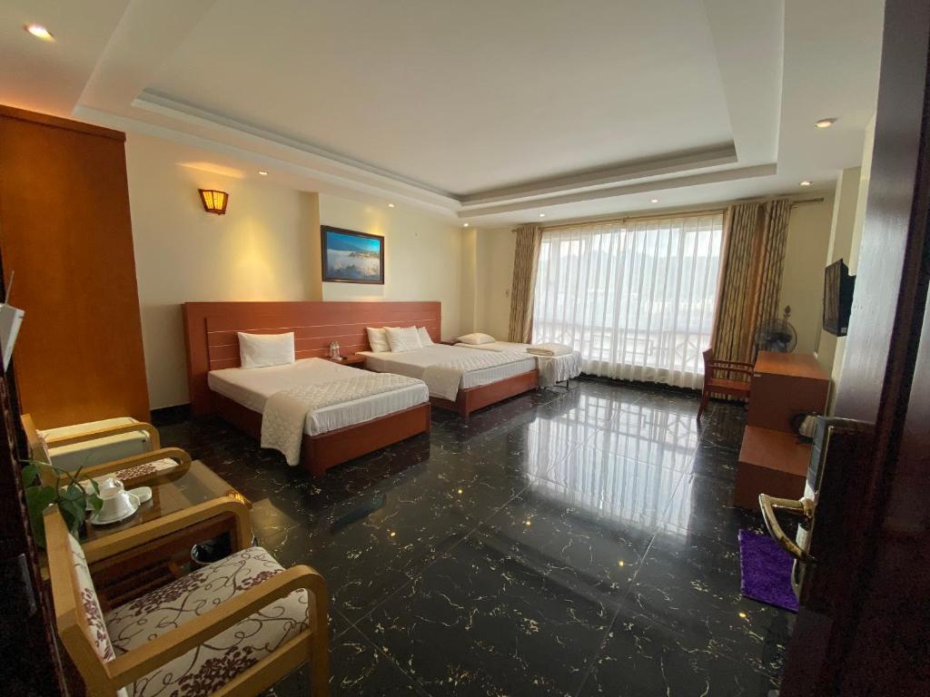 Sen Trang Hotel - Habitación Familiar Con Vistas Al Lago