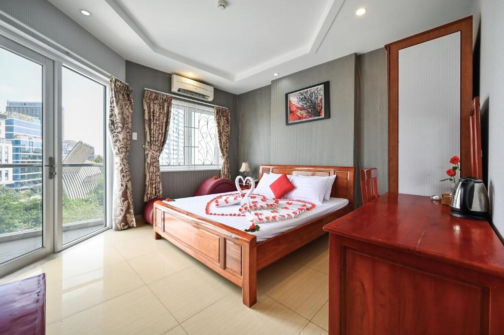 Moon Saigon Airport Hotel