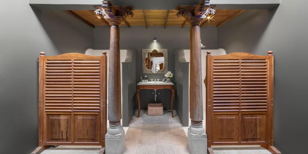 Maniumpathy Hotel - 2