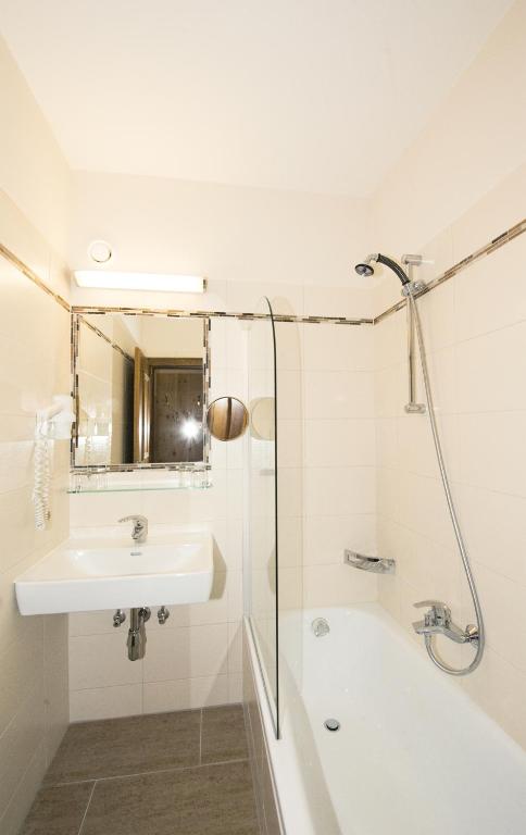 Ski in Ski out Hotel Unterellmau - 18