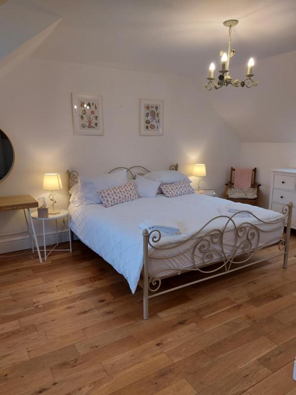 Chocolate box cottage in the heart of Shropshire