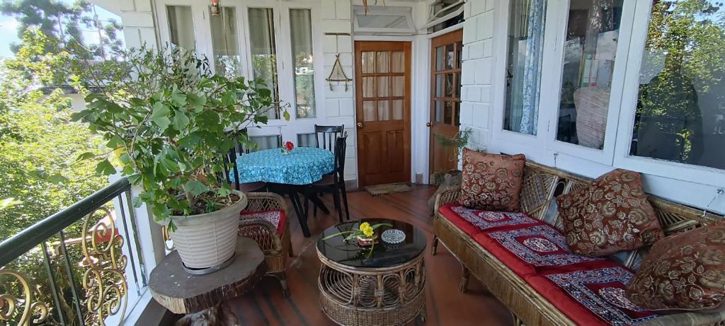 Balkón nebo terasa v ubytování Mansarover Home Stay