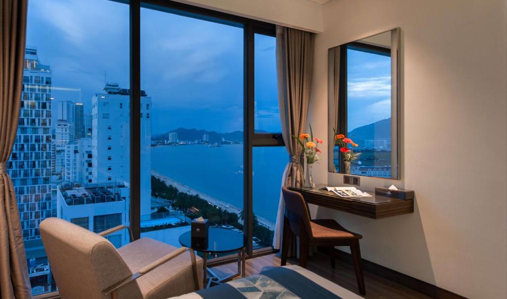 Grand Deluxe Twin Room  Partial sea view