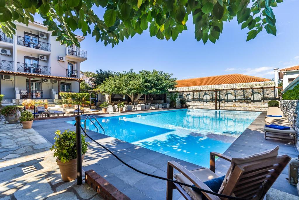 Bazén v ubytování Ionia Hotel nebo v jeho okolí