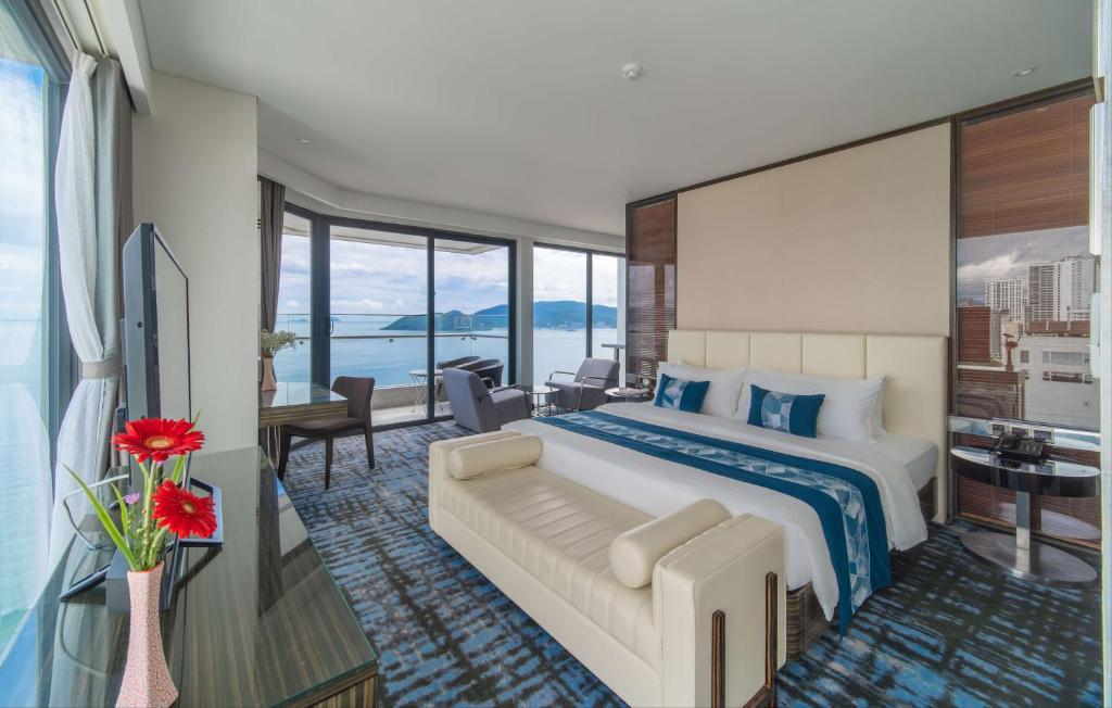 Queen Ann Suite Có Giường Cỡ Super King