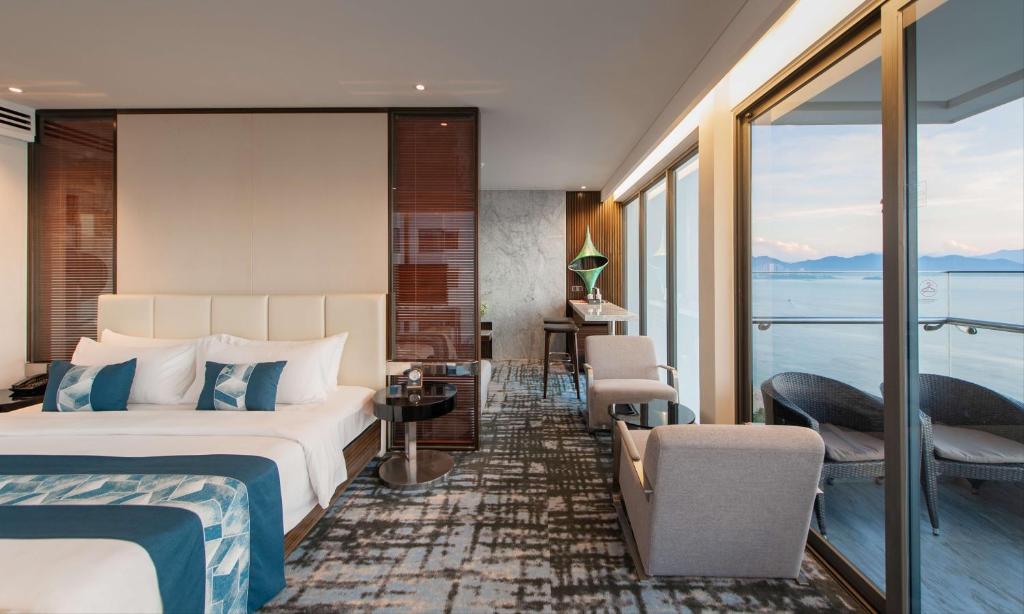 Queen Ann Suite Có Giường Cỡ Super King