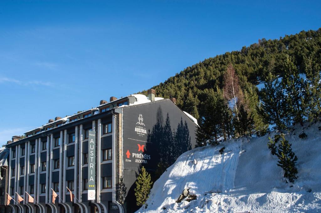 Nespecifikovaný výhled na hory nebo výhled na hory při pohledu z hotelu