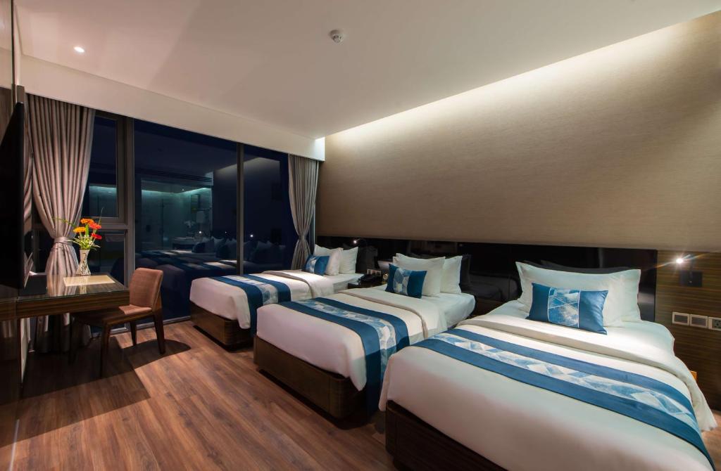 Suite 3 Người Có Ban Công
