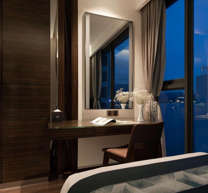 Suite 3 Người Có Ban Công