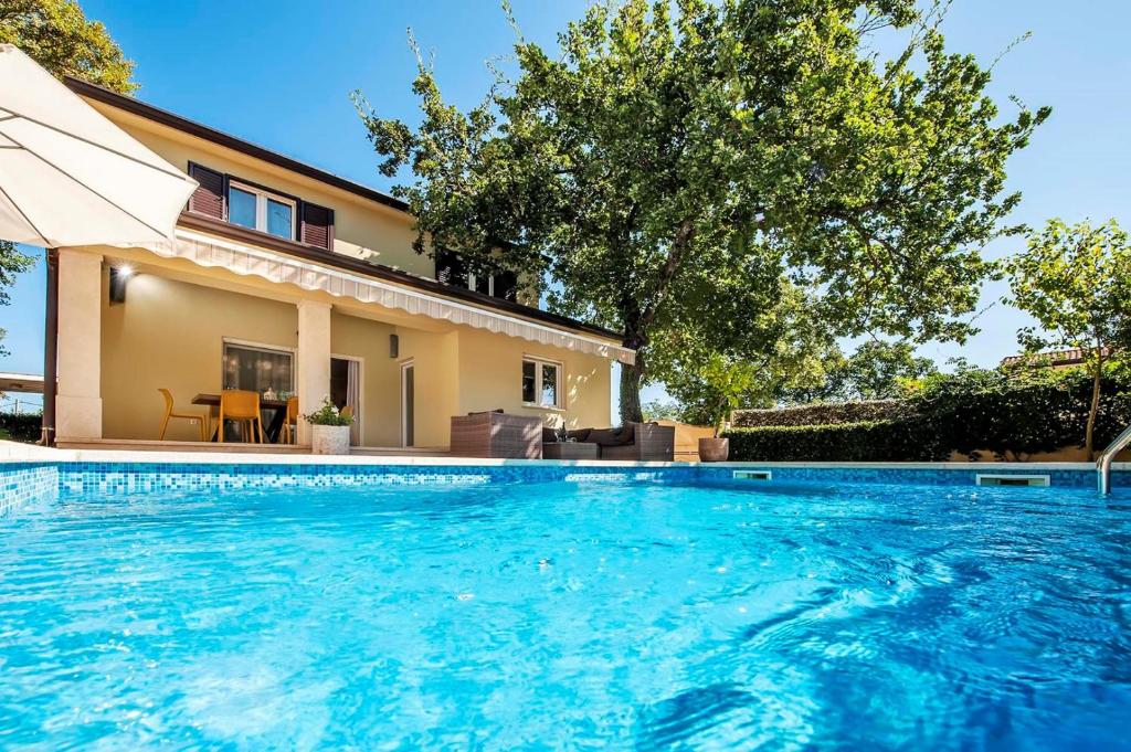 Villa Tina