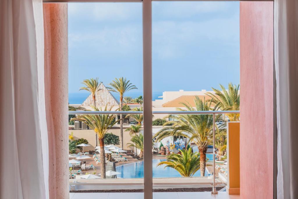 Booking.com: Hotel Iberostar Playa Gaviotas Park All ...