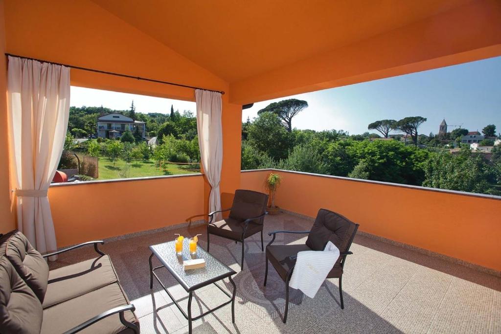 Balkon lub taras w obiekcie Villa Diora - Home & Spa