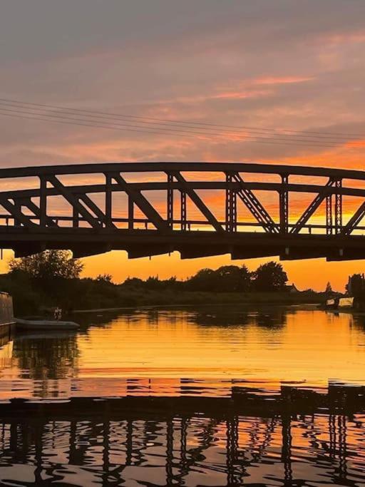 18th century 3 bed Barn- Beautifully converted - Two-Bedroom House